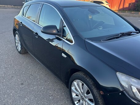 2011 Opel Astra J, чёрный, 515000 рублей, вид 4