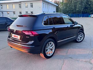2019 Volkswagen Tiguan II, чёрный, 2500000 рублей, вид 3