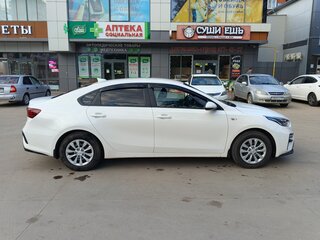 2019 Kia Cerato IV, белый, 1575000 рублей, вид 4