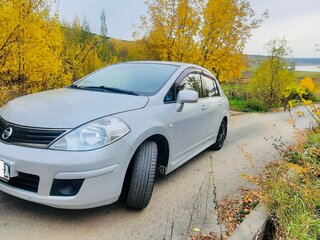 2013 Nissan Tiida I Рестайлинг, серый, 690000 рублей, вид 1