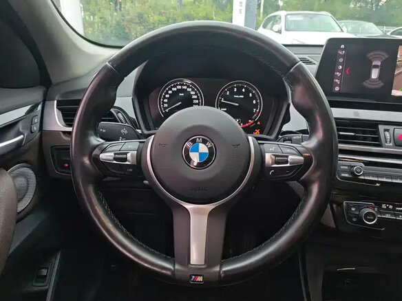 2022 BMW X1 Long 20Li sDrive II (F48) Рестайлинг, белый, 2100000 рублей - вид 12