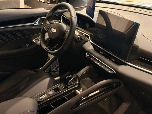 2026 Geely Coolray I Рестайлинг 2, серебристый, 2774990 рублей - вид 6