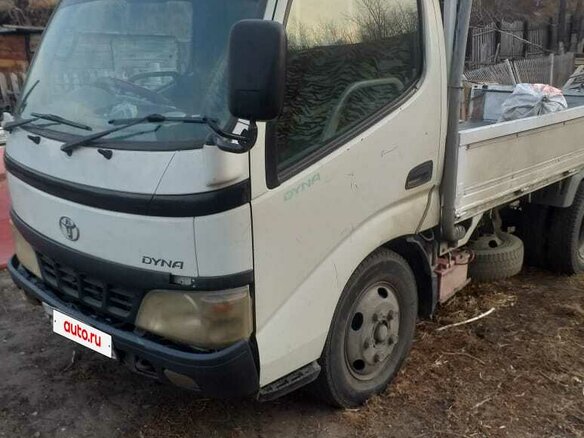 2002 Toyota Dyna, белый, 1600000 рублей