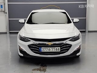 2022 Chevrolet Malibu IX Рестайлинг, белый, 1550000 рублей, вид 2