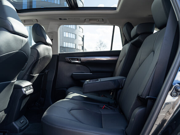 2026 Toyota Highlander IV (XU70), чёрный, 5560000 рублей - вид 10
