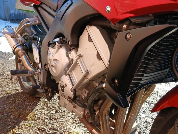 2008 Yamaha FZ1, красный, 500000 рублей - вид 3