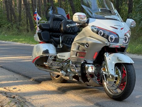 2013 Honda GL 1800 Gold Wing, белый, 1875000 рублей, вид 3