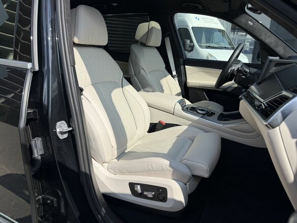 2025 BMW X7 40d I (G07) Рестайлинг, чёрный - вид 20