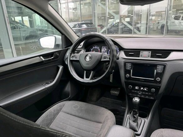 2019 Skoda Rapid I Рестайлинг, белый, 1350000 рублей - вид 9