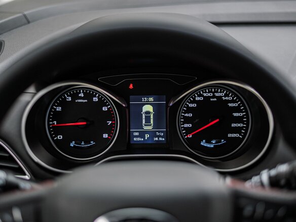 2024 JAC JS3, серый, 1447000 рублей - вид 4