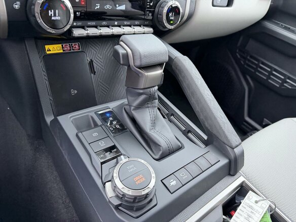 2025 Toyota Tacoma IV, чёрный, 8228963 рублей - вид 6