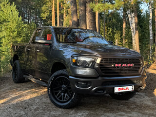 2021 Ram 1500 Quad Cab IV (DS/DJ), серый, 4800000 рублей, вид 1