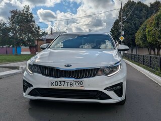 2019 Kia Optima IV Рестайлинг, белый, 1805000 рублей, вид 4