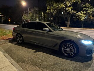 2020 BMW 5 серии 520d xDrive VII (G30/G31/G38) Рестайлинг, серый, 3690000 рублей, вид 2