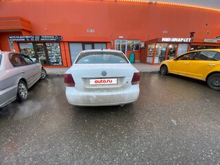 2014 Volkswagen Polo V, белый, 700000 рублей, вид 4