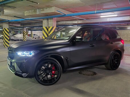 2021 BMW X5 M Competition III (F95), чёрный, 11600000 рублей, вид 2