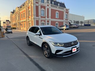 2021 Volkswagen Tiguan II Рестайлинг, белый, 2400000 рублей, вид 1