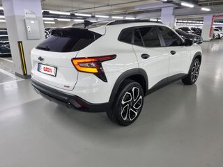 2023 Chevrolet Trax II, белый, 1895000 рублей, вид 3