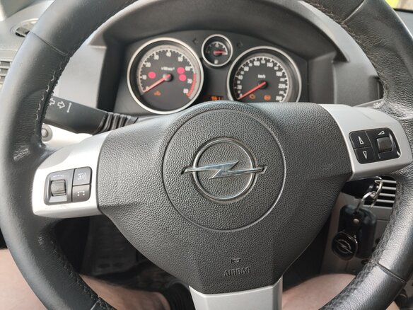 2011 Opel Astra H Рестайлинг, серебристый, 650000 рублей - вид 5