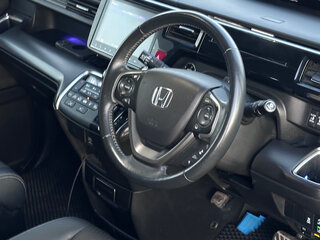 2017 Honda Stepwgn V, чёрный, 2300000 рублей, вид 4