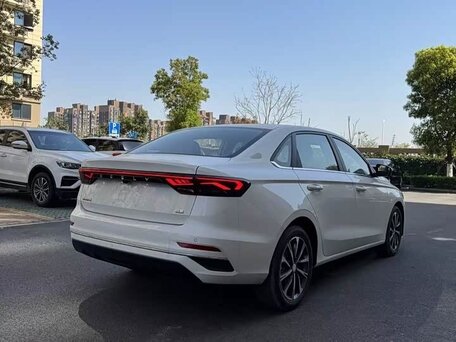 2022 Geely Emgrand II, белый, 1230000 рублей, вид 4