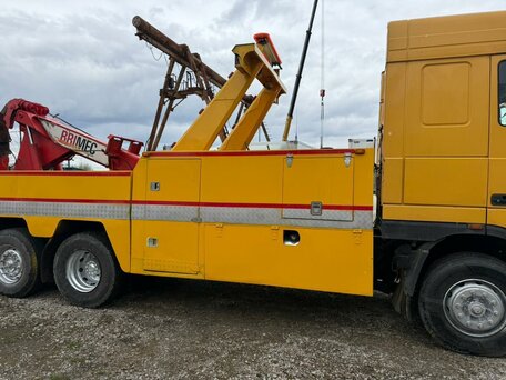 2000 DAF 95XF, жёлтый, 11000000 рублей, вид 3