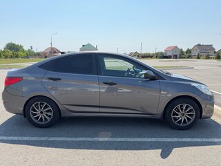 2014 Hyundai Solaris I, чёрный, 640000 рублей, вид 4