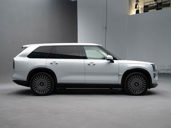 2026 Zeekr 9X 70 kWh, белый, 14490000 рублей - вид 7