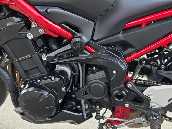 2021 Kawasaki Z 900, красный, 1000000 рублей - вид 13