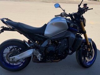 2023 Yamaha MT-09 (FZ-09), серый, 1269000 рублей, вид 3