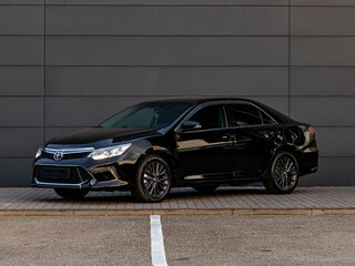 2015 Toyota Camry VII (XV50) Рестайлинг, чёрный, 1795000 рублей, вид 1