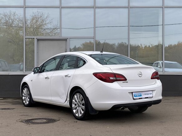 2013 Opel Astra J Рестайлинг, белый, 899000 рублей - вид 6