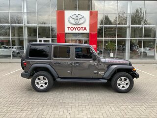 2019 Jeep Wrangler IV (JL), серый, 3750000 рублей, вид 4