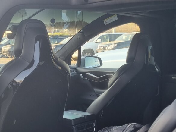 2016 Tesla Model X 90D I, серый, 3990000 рублей - вид 4