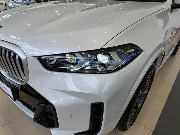 2025 BMW X5 40i IV (G05/G18) Рестайлинг, белый - вид 8