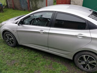 2014 Hyundai Solaris I Рестайлинг, серый, 905000 рублей, вид 3