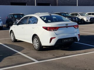 2018 Kia Rio IV, белый, 1095000 рублей, вид 4