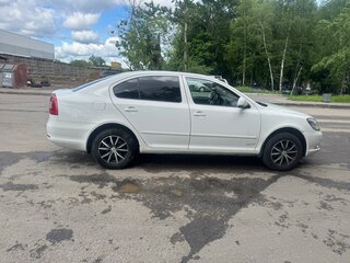 2011 Skoda Octavia II (A5) Рестайлинг, белый, 570000 рублей, вид 4