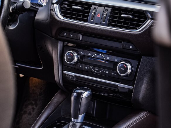 2017 Mazda 6 III (GJ) Рестайлинг, чёрный, 2140000 рублей - вид 15
