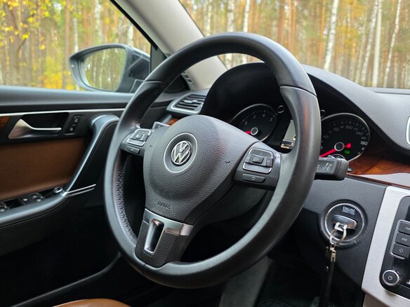 2011 Volkswagen Passat B7, чёрный, 1900000 рублей - вид 13