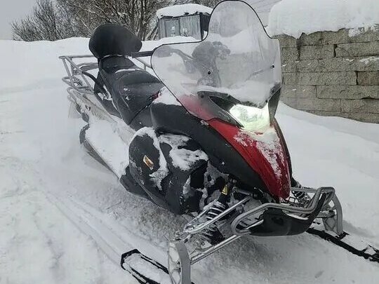 2012 Yamaha Venture, красный, 700000 рублей