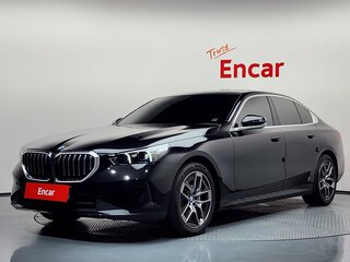 2025 BMW 5 серии 530i xDrive VIII (G60/G61/G68), чёрный, 7200000 рублей, вид 1