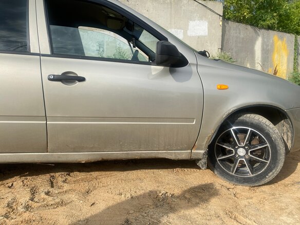 2006 Lada (ВАЗ) Kalina I, серебристый, 140000 рублей - вид 4