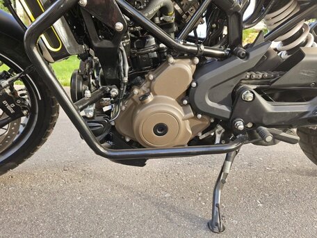 2021 Husqvarna Svartpilen 401, чёрный, 530000 рублей, вид 3