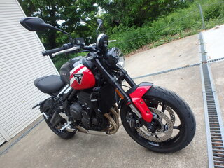 2026 Triumph Trident 660, красный, 1050000 рублей, вид 1