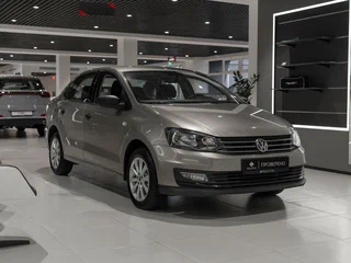 2017 Volkswagen Polo V Рестайлинг, бежевый, 1145000 рублей, вид 2