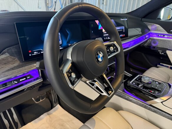 2022 BMW 7 серии 760i xDrive VII (G70), серый, 14999999 рублей - вид 9