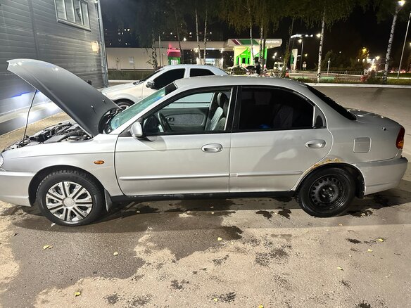 2006 Kia Spectra I Рестайлинг 2, серебристый, 300000 рублей - вид 3