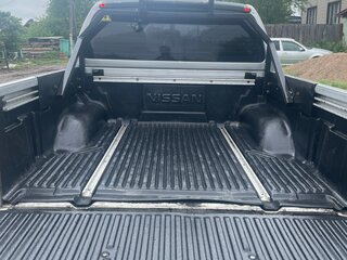 2005 Nissan Navara (Frontier) III (D40), серебристый, 890000 рублей, вид 3
