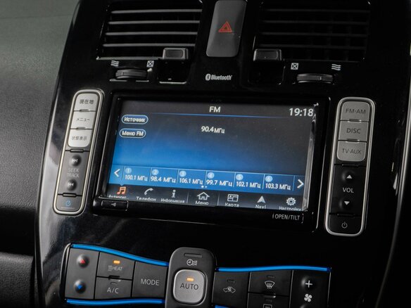2016 Nissan Leaf (EM57) I (ZE0/AZE0), чёрный, 1270000 рублей - вид 15